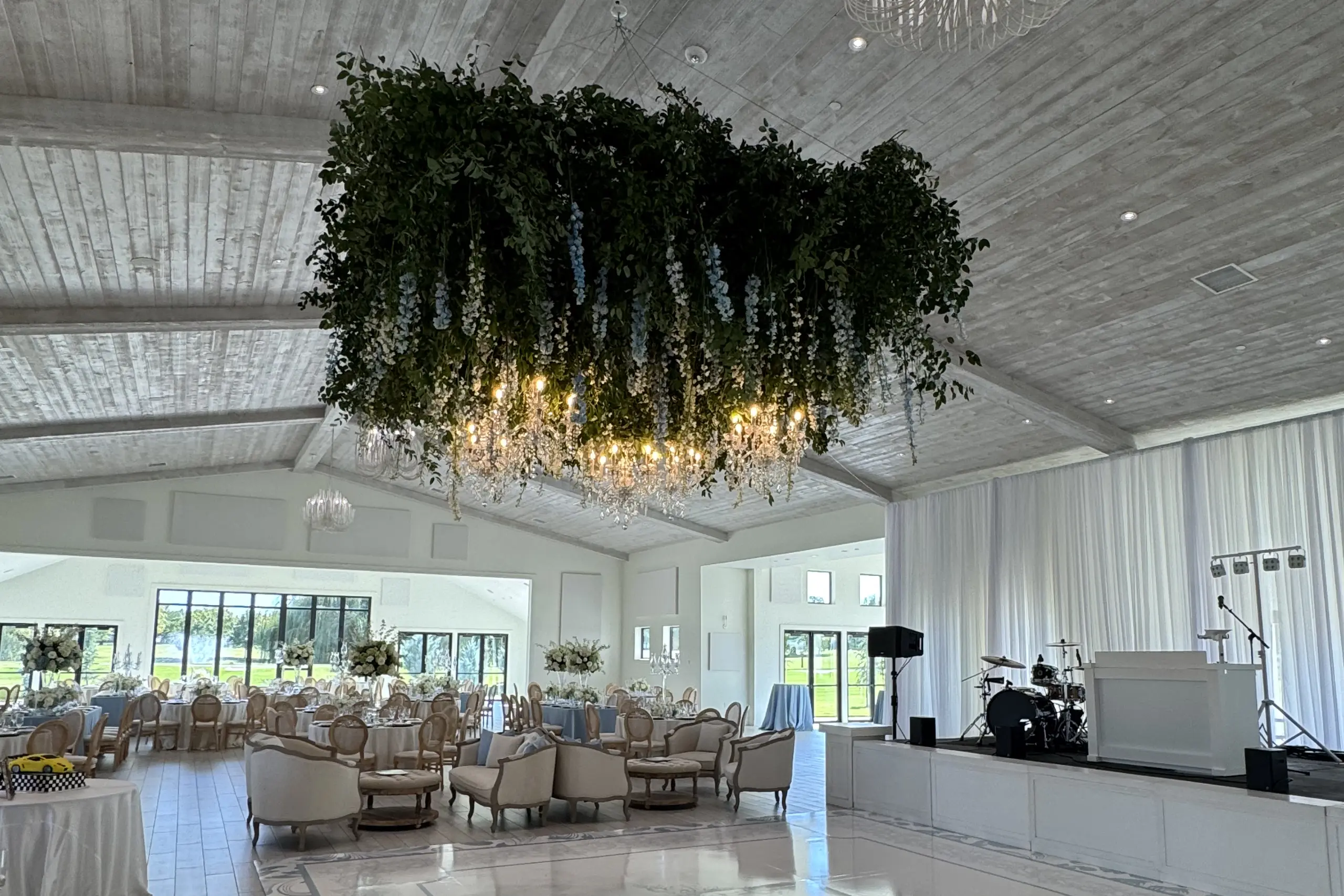 Chandelier_C_1